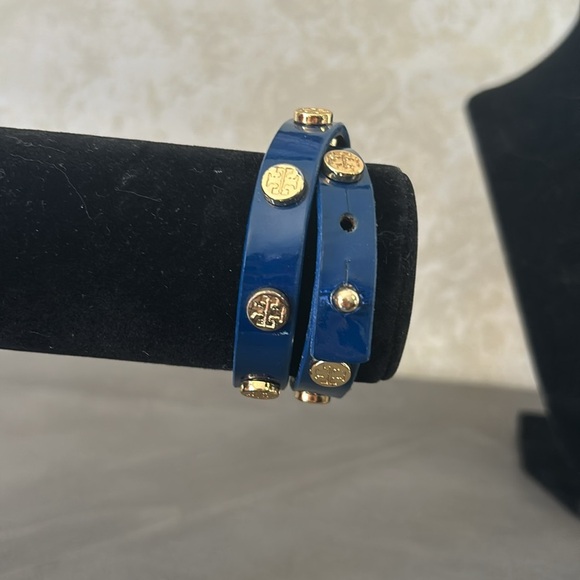 NEW Tory Burch Patent Leather Sunflower Double Wrap Bracelet Navy - Picture 2 of 2